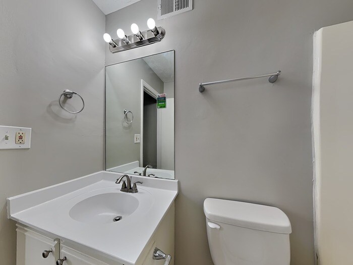 Building Photo - 5127 Galbraith Cir