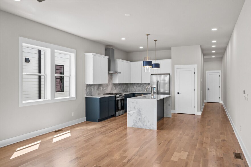 Building Photo - 2521 W Heiman St