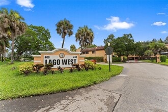 Building Photo - 430 Commodore Dr