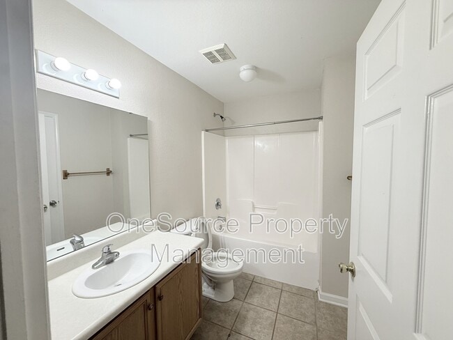Building Photo - 2738 W Tharpe St