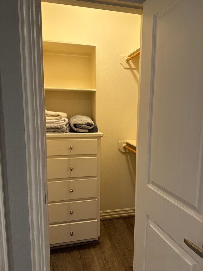 Second Bed Walk-in closet - 2312 Camden Dr