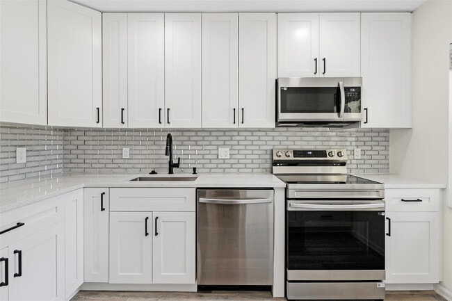 Building Photo - 21863 Arriba Real