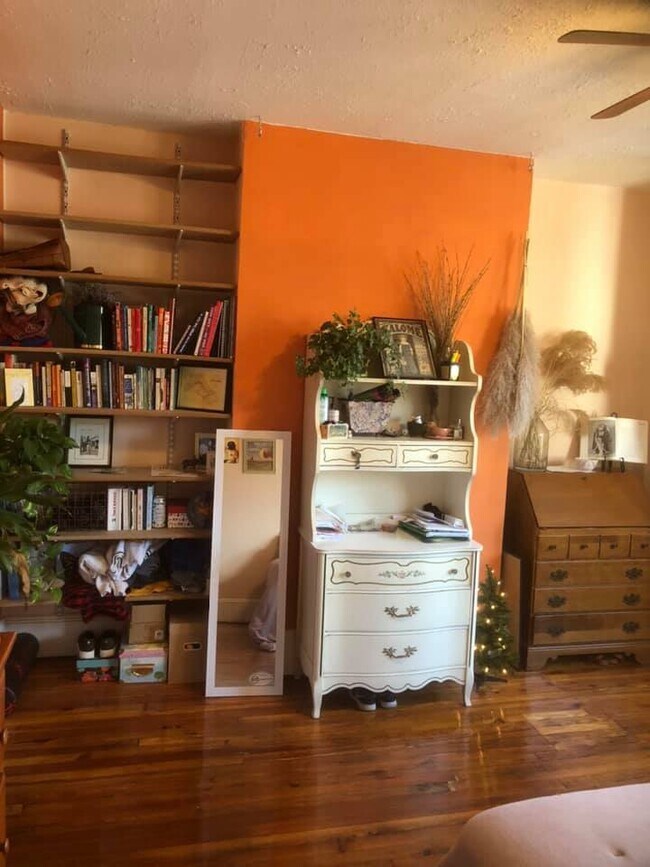 Large Bedroom with built in book shelves - 5008 Beaumont Ave