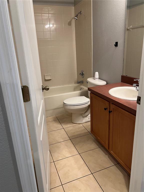 Building Photo - 20027 Heritage Point Dr