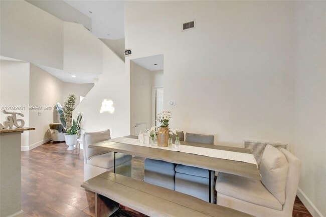 Building Photo - 16339 Malibu Dr