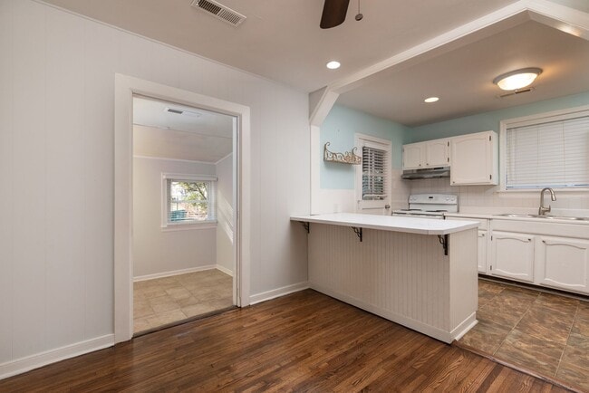 Building Photo - 2815 Irisdale Ave