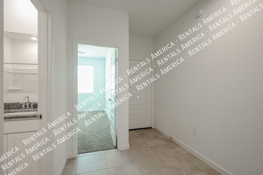 Building Photo - 38060 W Frascati Ave