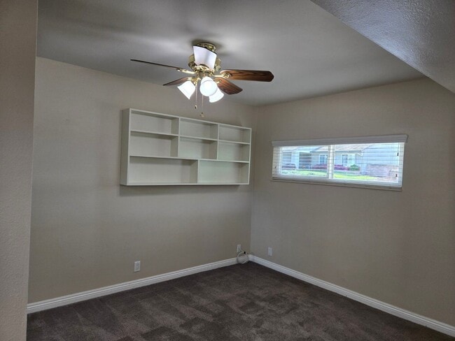 Building Photo - Stunning single-story Vista Del Cerro home with a private backyard oasis designed for effortless ...