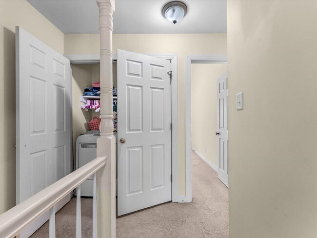 Building Photo - 1701 Early Settlers Rd