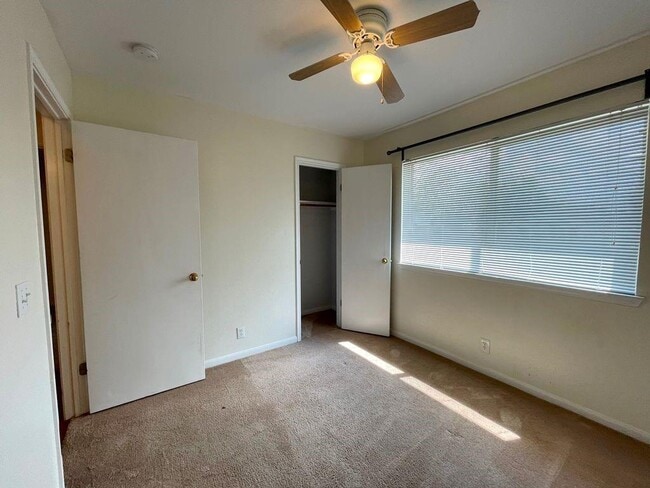 Building Photo - 205 Juniper Dr