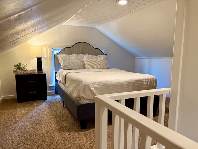 Building Photo - 4755 N Pearl St