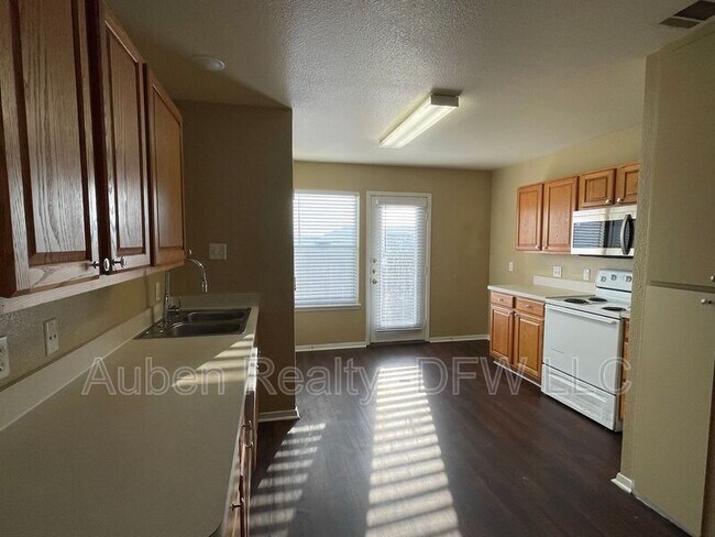 Building Photo - 121 Cambridge Dr