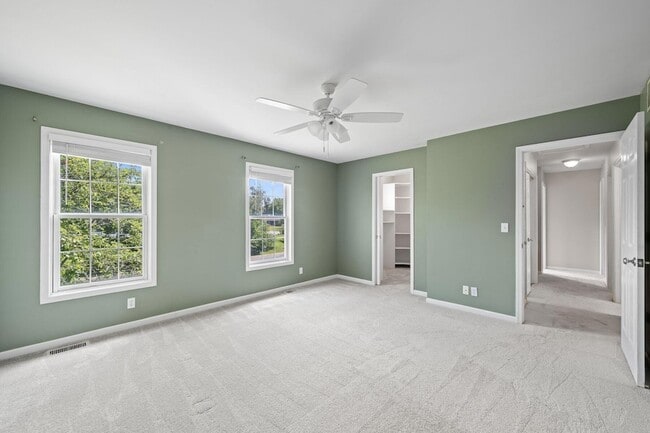Building Photo - 406 Lakewood Dr