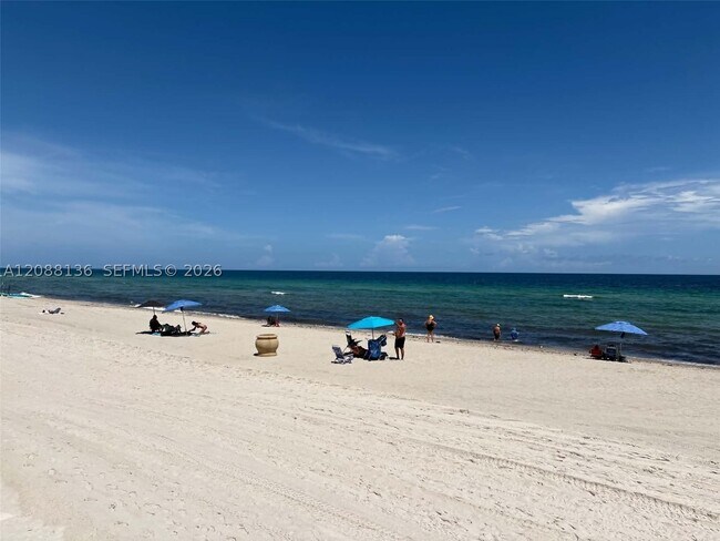 Building Photo - 3725 S Ocean Dr