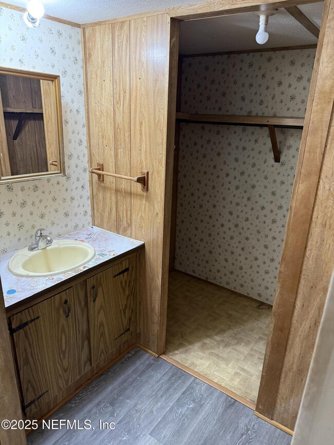 Building Photo - 3255 CR 208