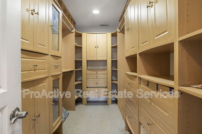 Building Photo - 1225 Hillside Ave