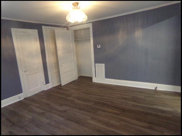 Building Photo - 922 W 21st St