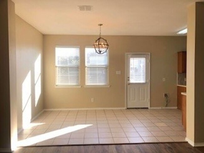 Building Photo - Charming 3-Bedroom Home with Open Floor Plan & Great Community Amenities!