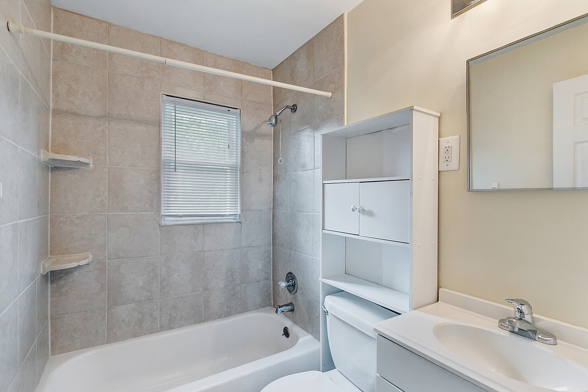 Building Photo - 9085 Autoville Dr