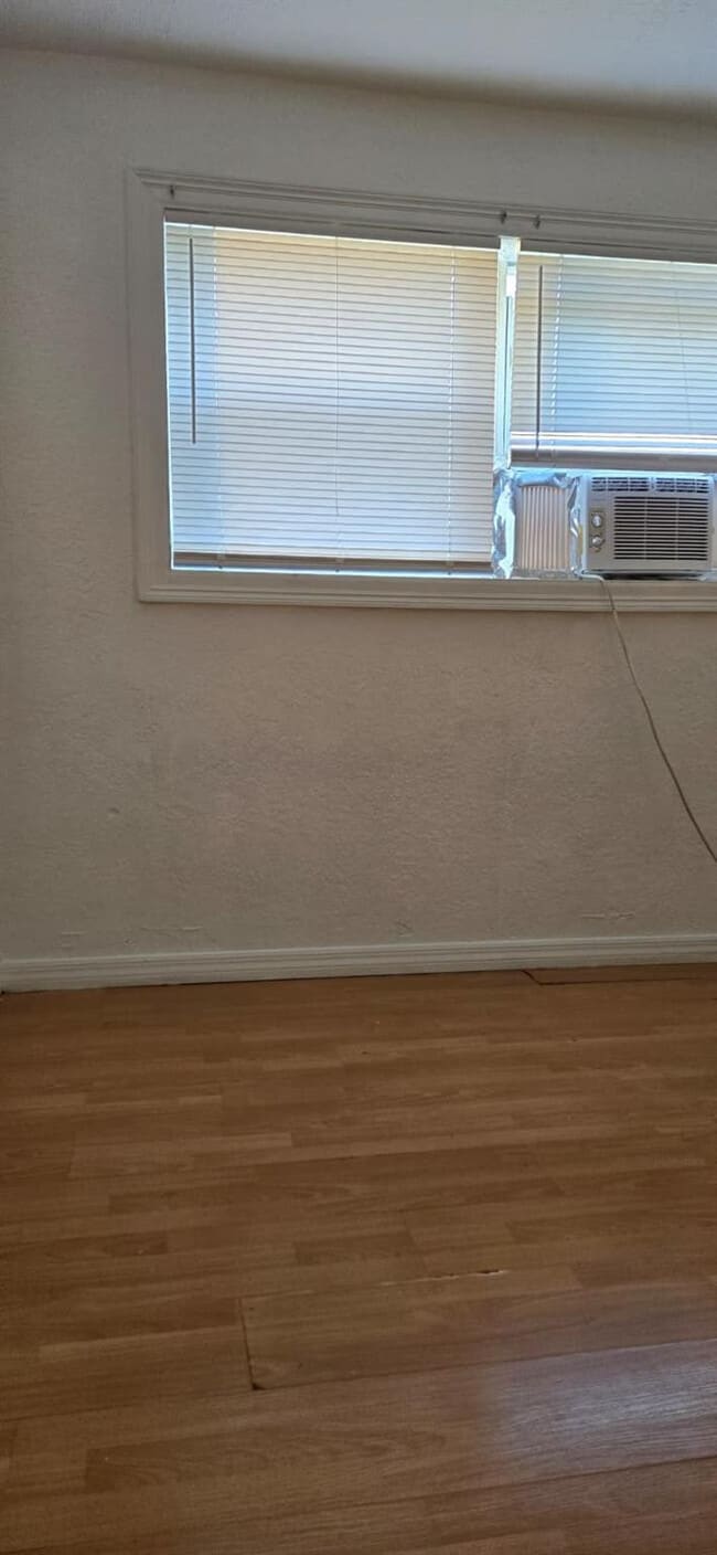 Building Photo - 112 Newton Rd