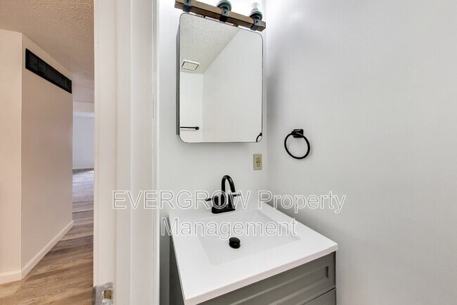 Building Photo - 3741 Lima Ct