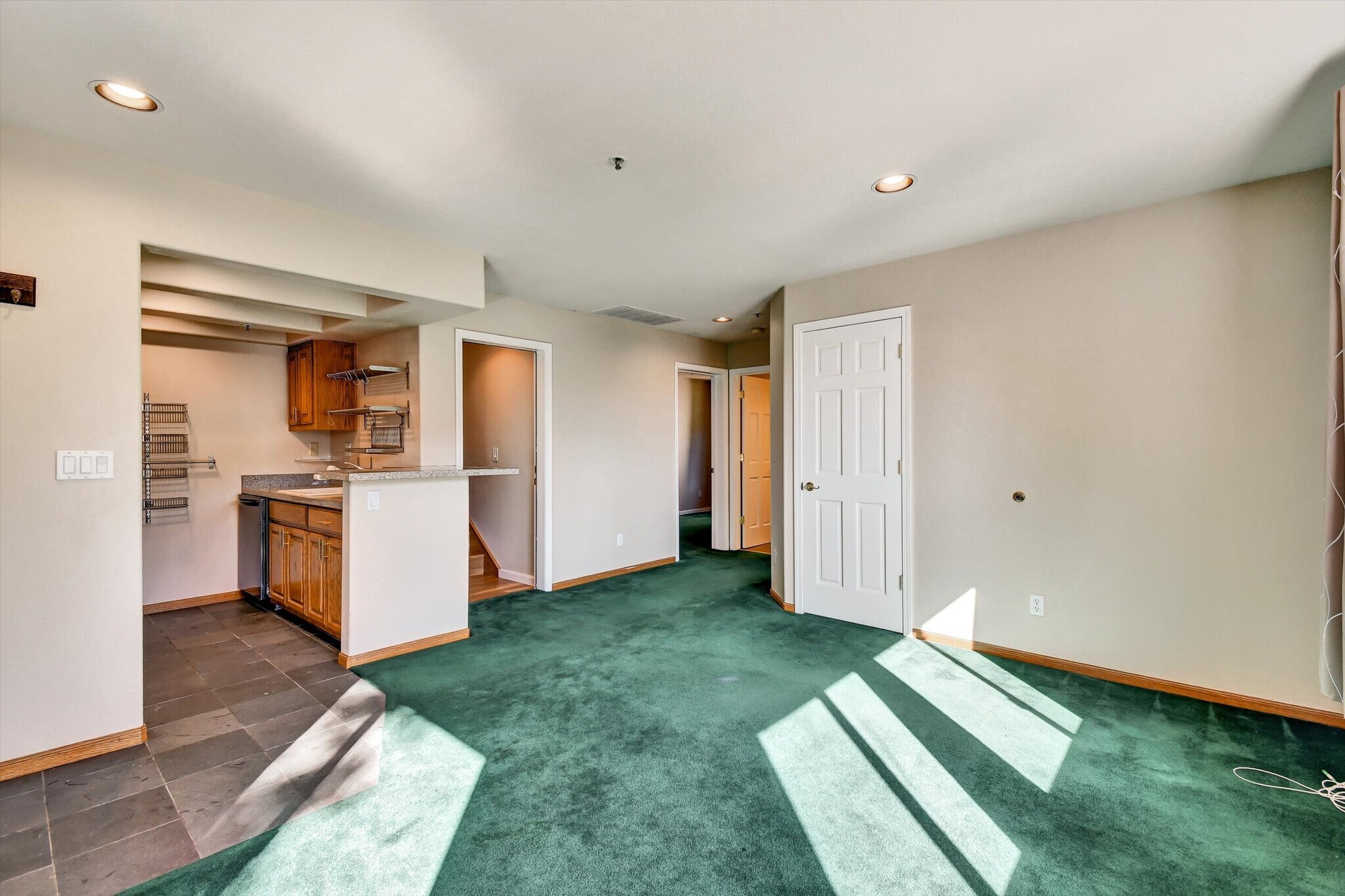 Building Photo - 616 Gravatt Dr