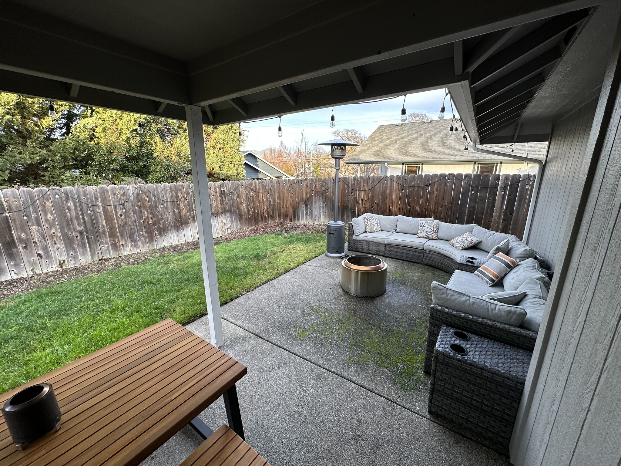 Building Photo - 1515 W Harbeck Rd