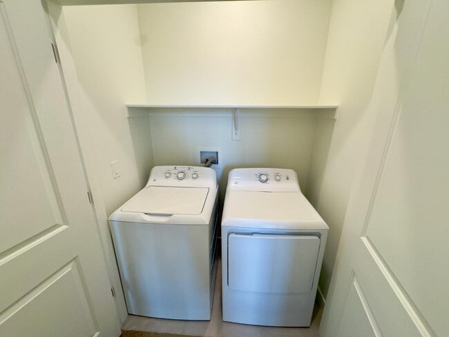 Building Photo - 442 S 900 W