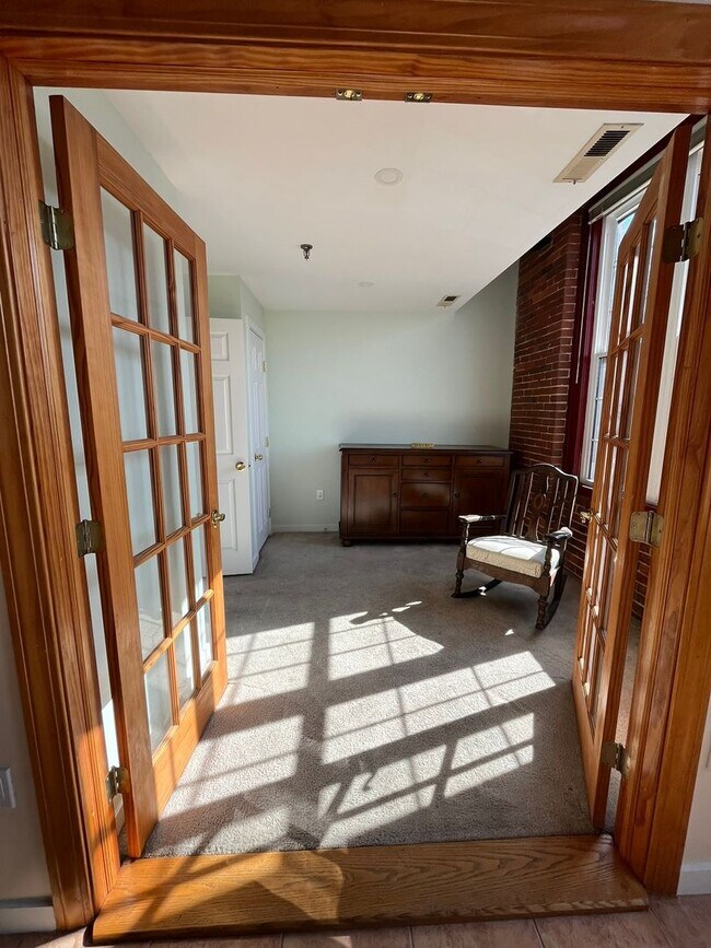 Building Photo - Choice Realty NH Rental Listings