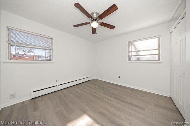 Building Photo - 3206 Shenandoah Dr