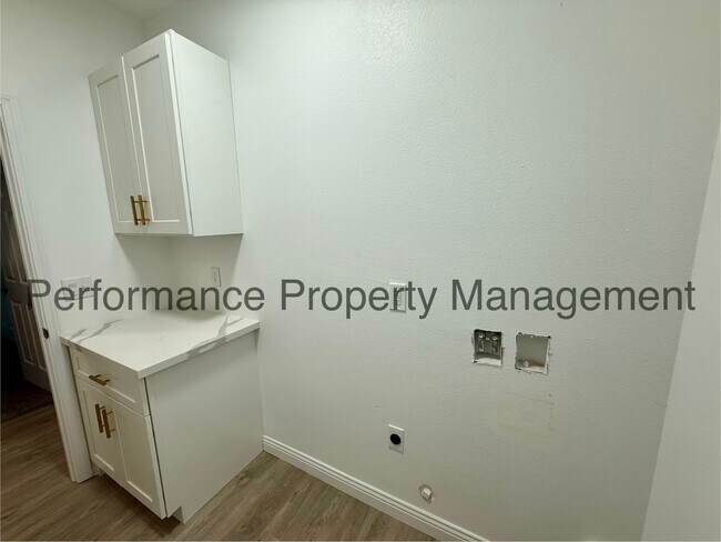 Building Photo - 1623 Tejon St