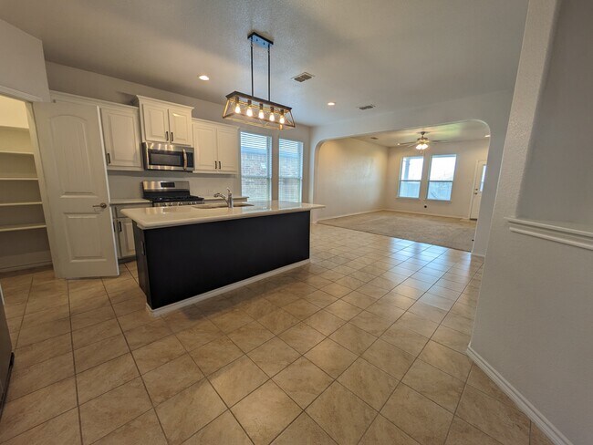 Building Photo - 1108 Bowlus Dr