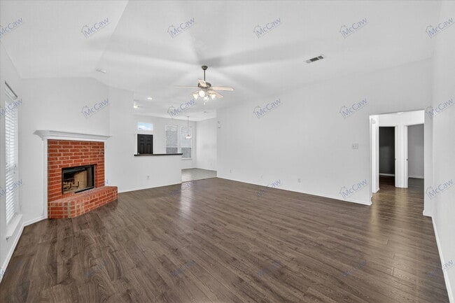 Building Photo - 342 Leisure Ln