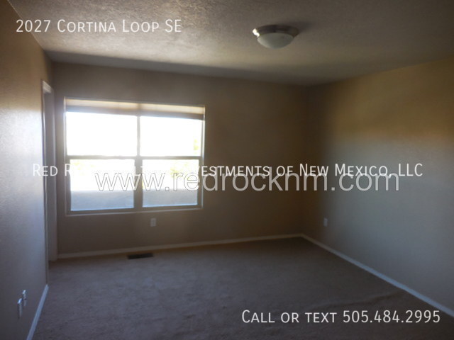 Building Photo - 2BR+Loft/2.5BTH Townhome in Gated Cabezon ...