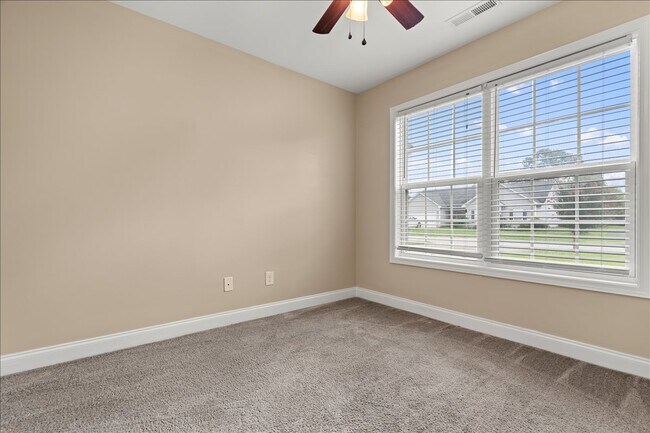 Building Photo - 3011 Thornberry Dr