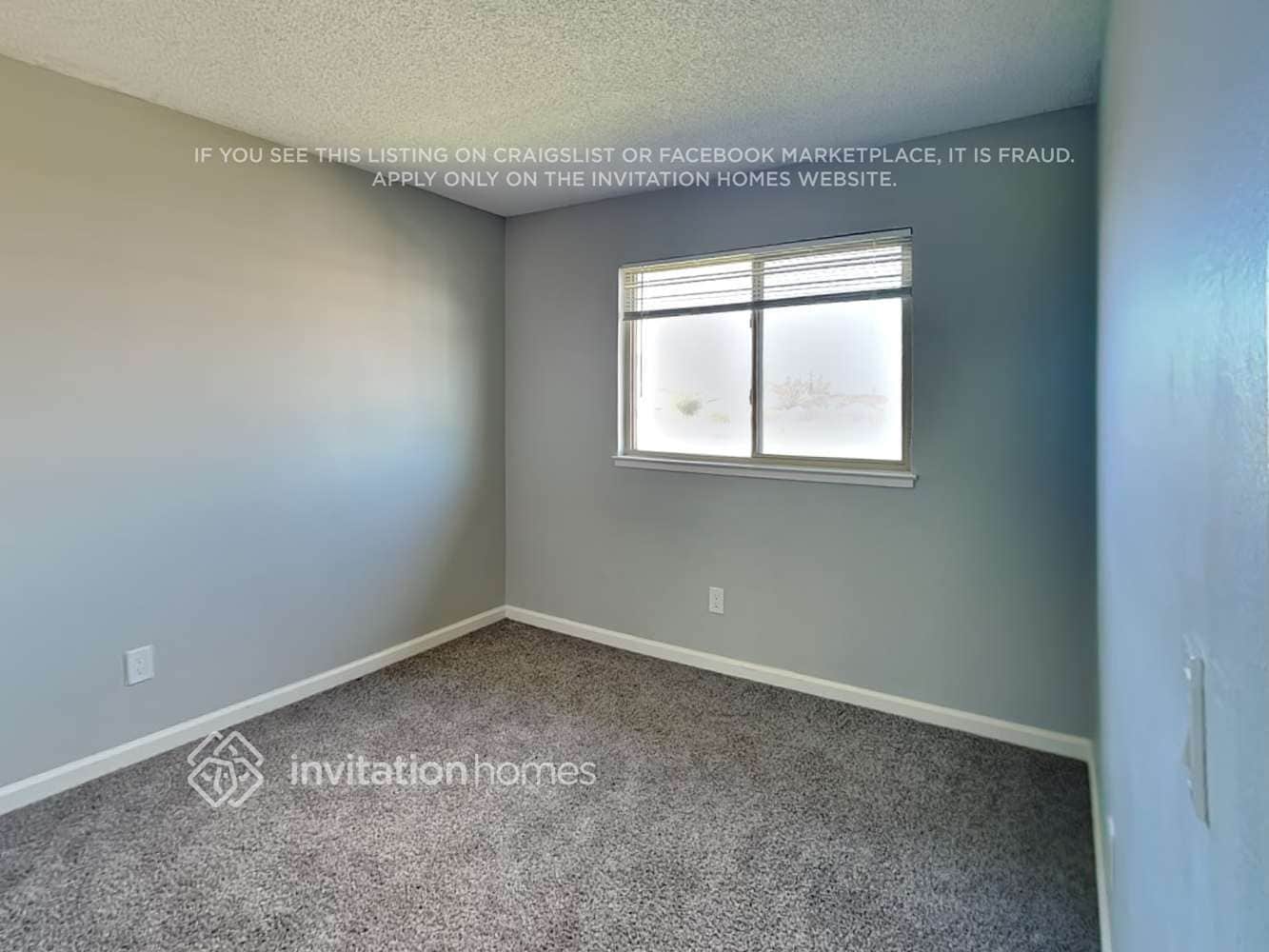 Building Photo - 520 Trumpeter Dr