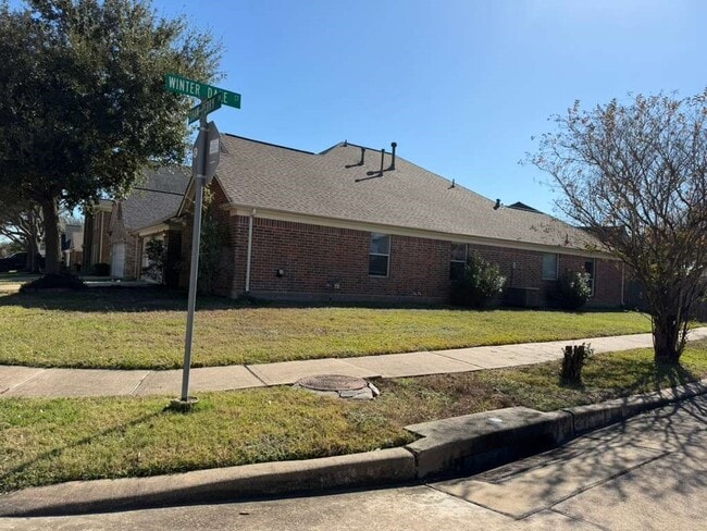 Building Photo - 23831 Shaw Perry Ln