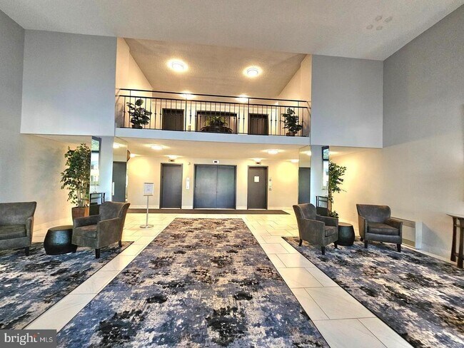 Building Photo - 2059 Huntington Ave