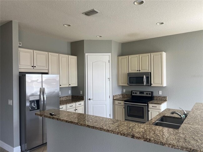 Building Photo - 13124 Woodford St