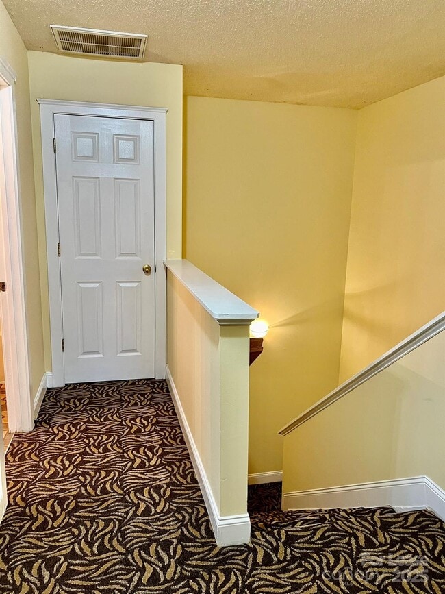 Building Photo - 905 Doris Ray Ct