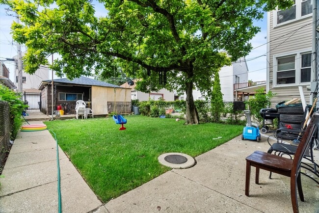 Building Photo - 3029 W 39th Pl