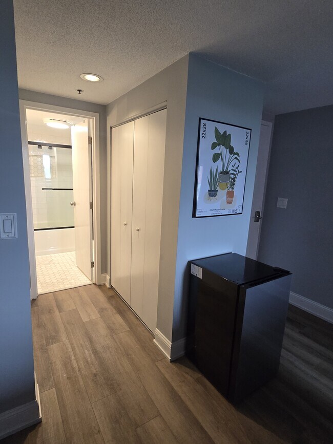 Building Photo - 200 Burkhall St