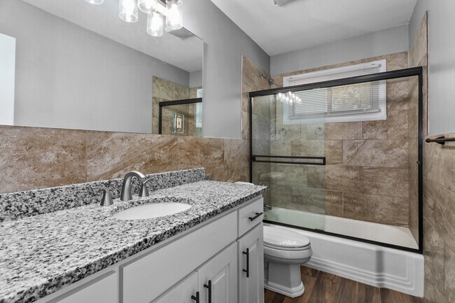 Building Photo - 711 SW 7 St