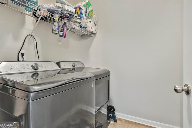 Building Photo - 205 Inverness Ave