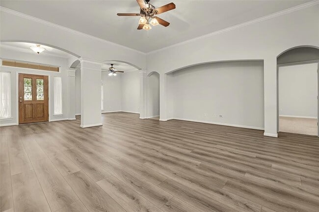 Building Photo - 2220 Comal Springs