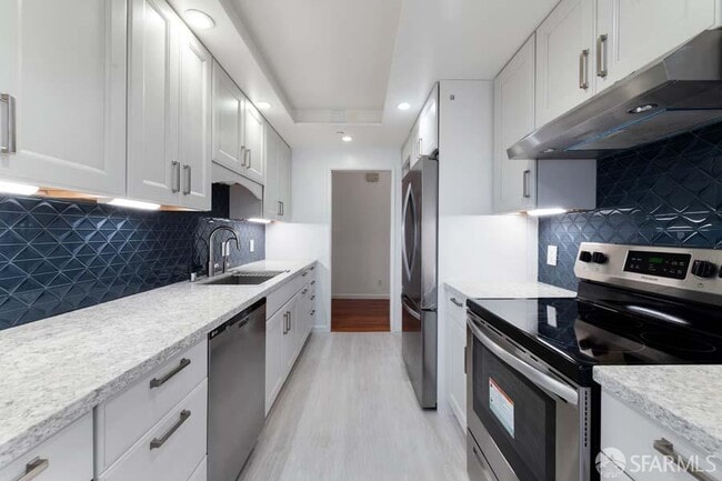 Building Photo - 101 Lombard St