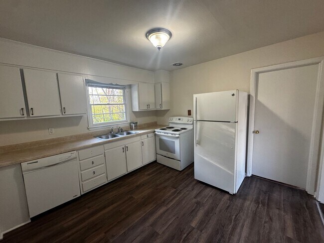 Building Photo - 3 Bedroom House in Worthdale Neighborhood of Raleigh