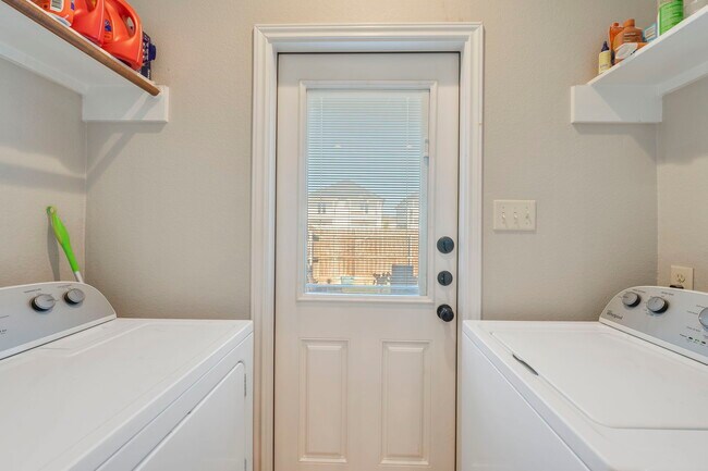 Building Photo - 3317 Wakewell Ct