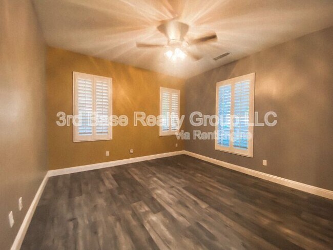 Building Photo - 21088 W Maiden Ln