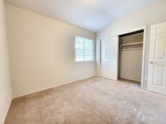 Building Photo - Charming 3BD/2BA Home with Spacious Backyard in Cedar Park